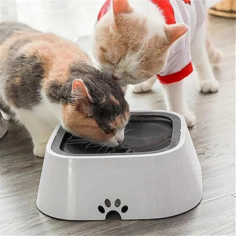 Drip-proof liquid water bowl for dogs and cats Bowlift by Bowlift