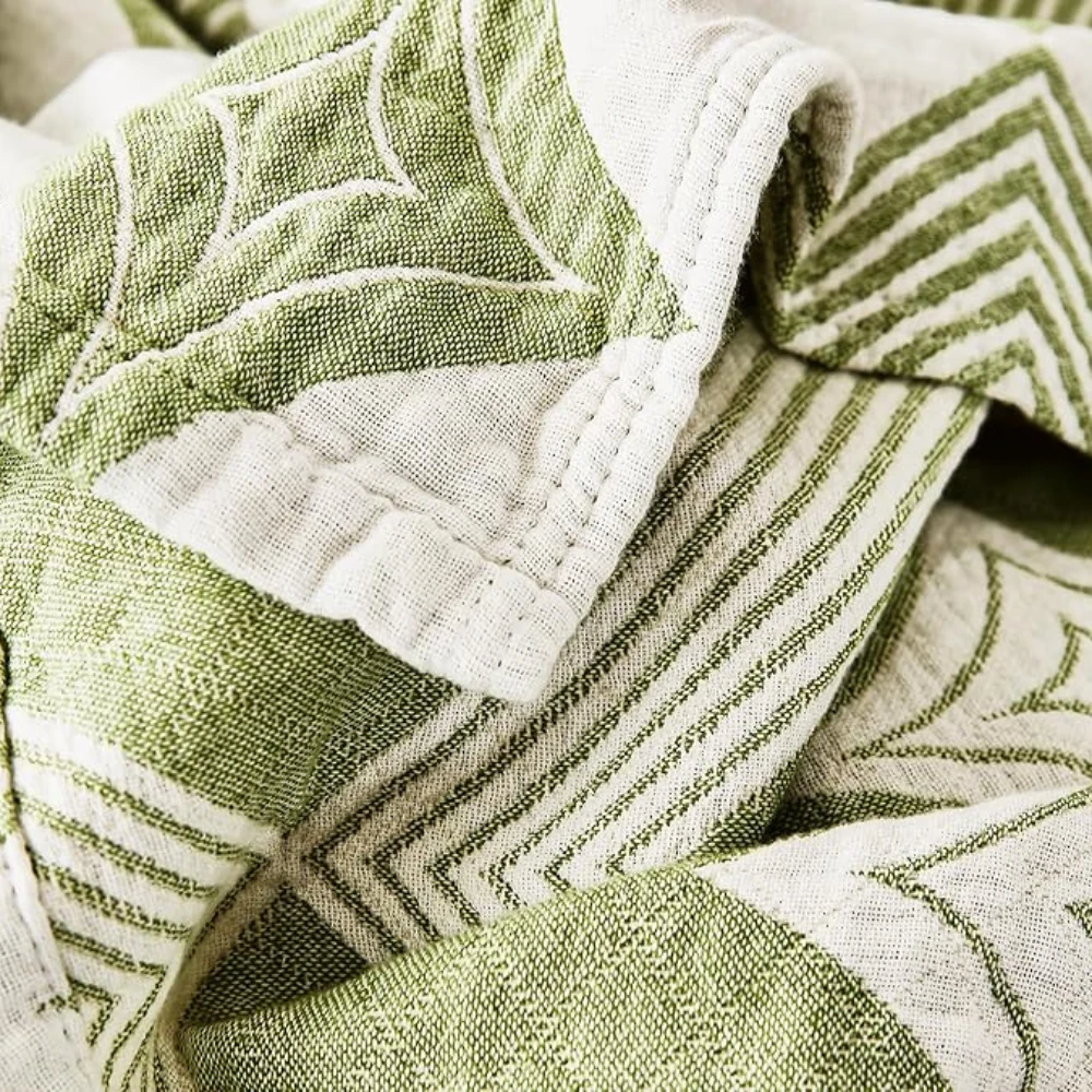 Diamond Geometric Pattern Blanket by Casa & Beyond