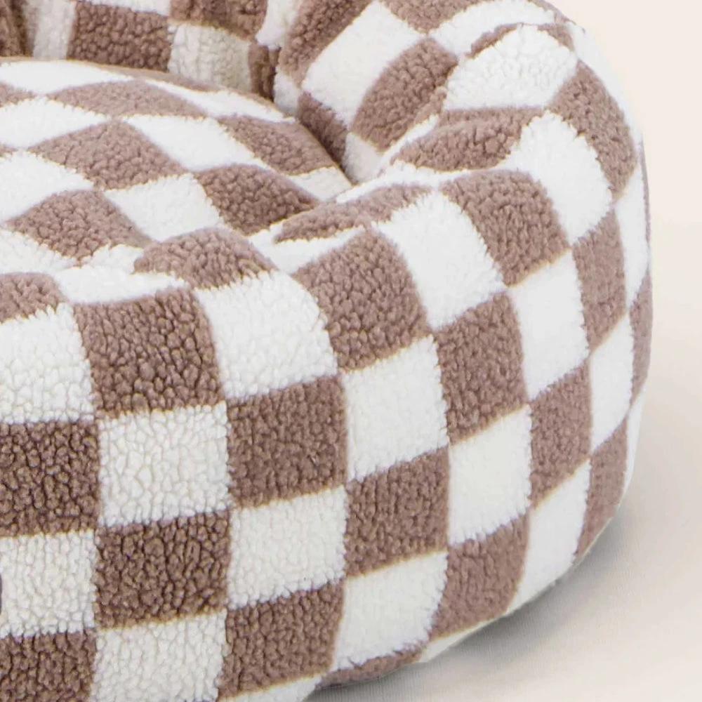 Snuggle Floral Checkerboard Pet Bed by Casa & Beyond