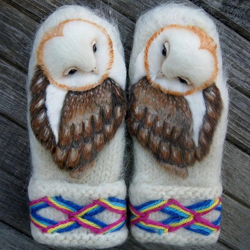 Nordic Gloves hand-knit with owls by Bowlift
