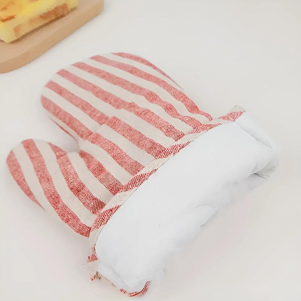 Premium Striped Heat-Resistant Oven Mitt by Casa & Beyond