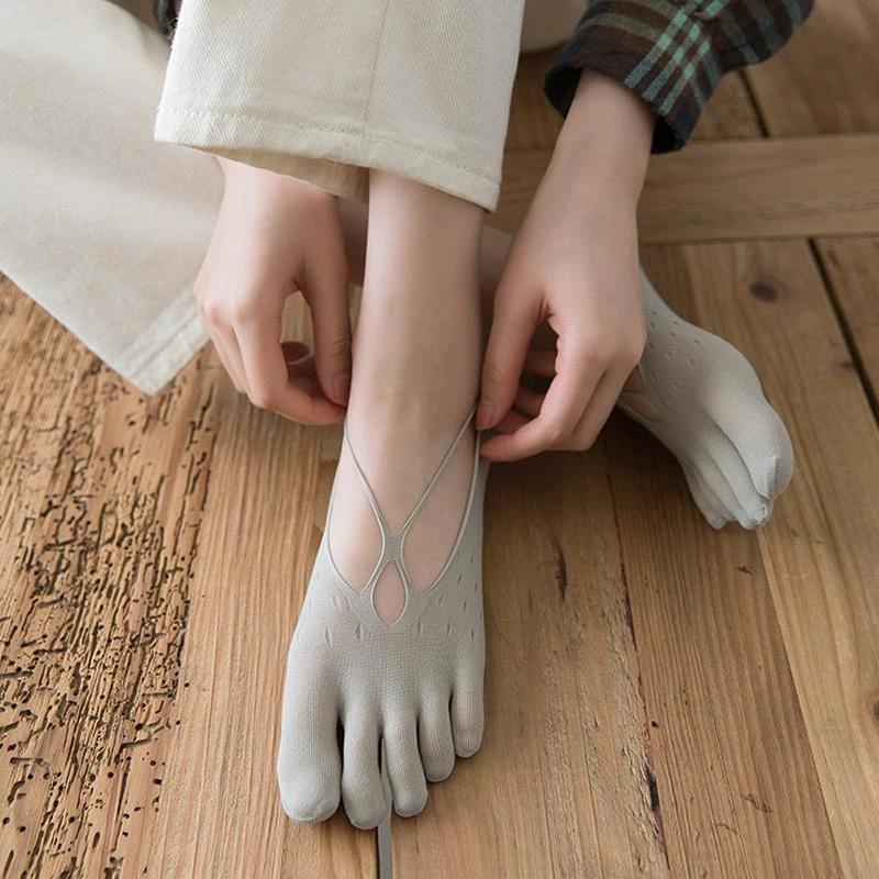 Summer Low Shoe Toe Socks by BowLift