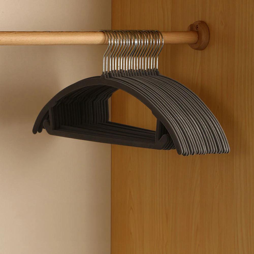 Non-Slip Curve Hangers | Set of 10 by Casa & Beyond