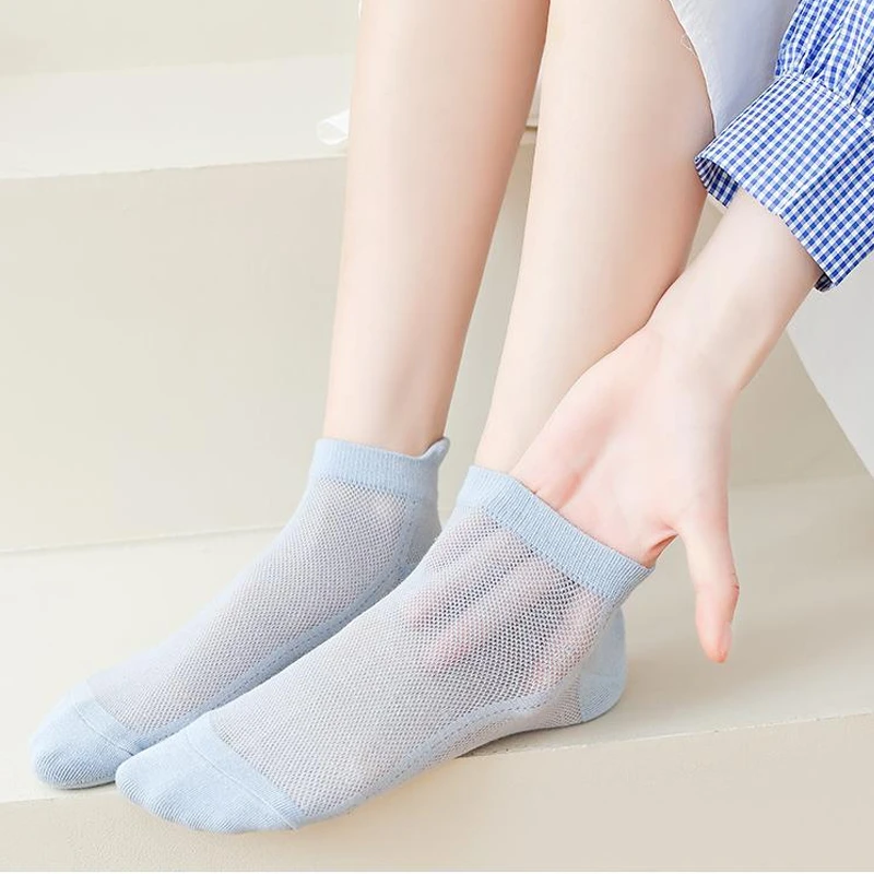 Ultra-thin, non-slip socks with invisible effect by BowLift