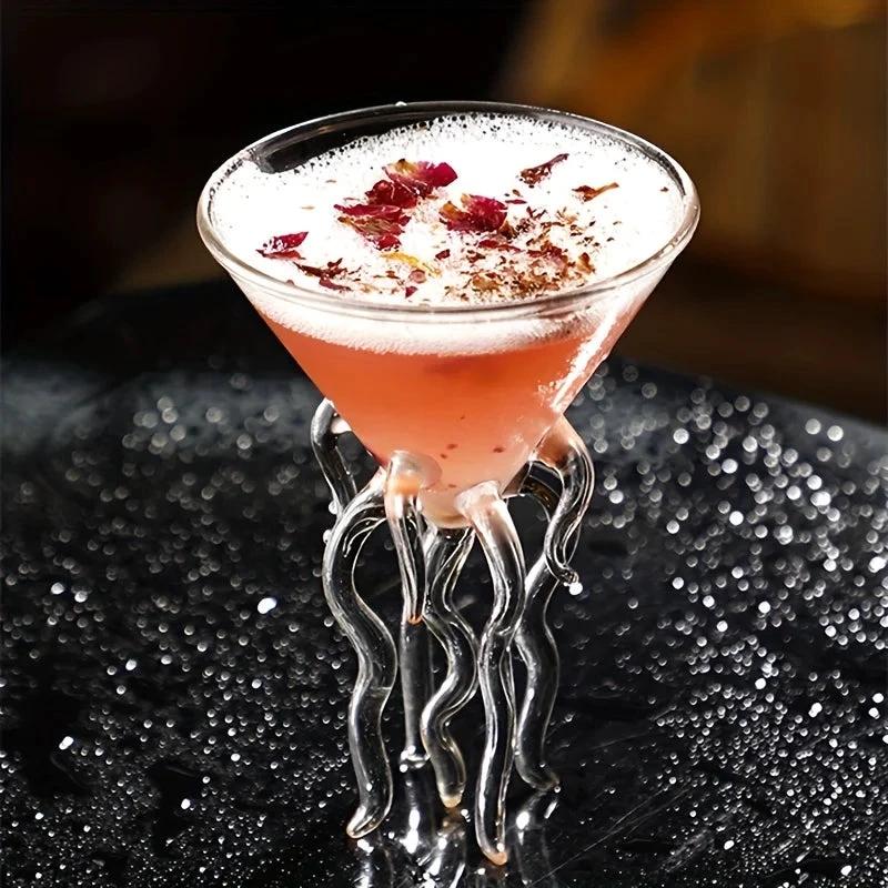 Unique, octopus-inspired cocktail glass Bowlift by Bowlift
