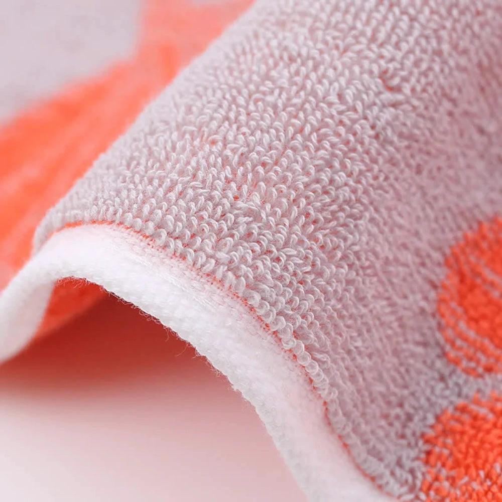 Ginkgo Bliss Cotton Towel by Casa & Beyond