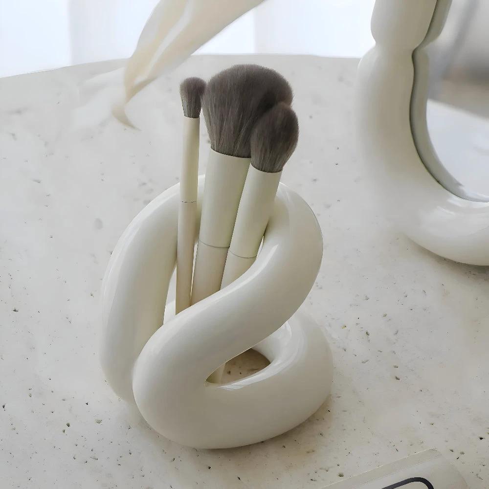 Nordic Knot Ceramic Holder by Casa & Beyond