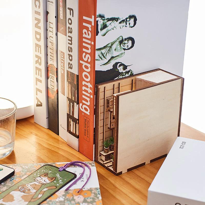 Assembly kit for DIY shelf decoration by Bowlift