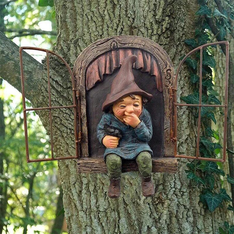 Garden decor gnome figure by Bowlift