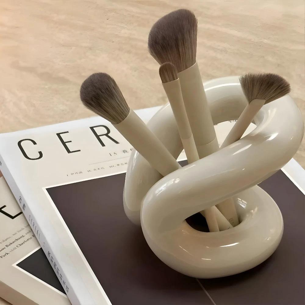 Nordic Knot Ceramic Holder by Casa & Beyond