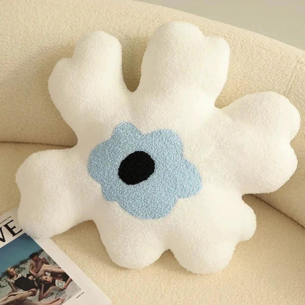 Daisy Doodle Cushion by Casa & Beyond