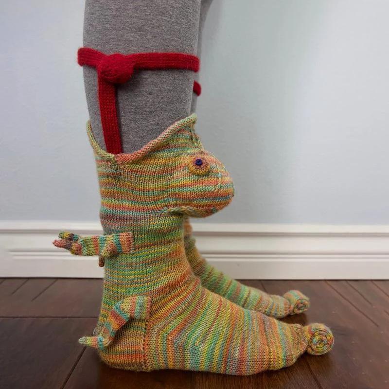Socks in the shape of the cute animal knitted from wool by Bowlift
