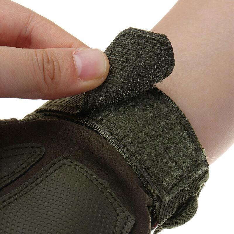 Military tactical gloves with full fingers by Bowlift