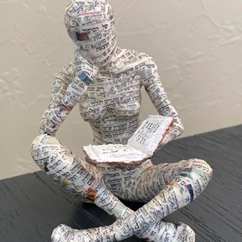 Decoration of the creative resin reader by Bowlift