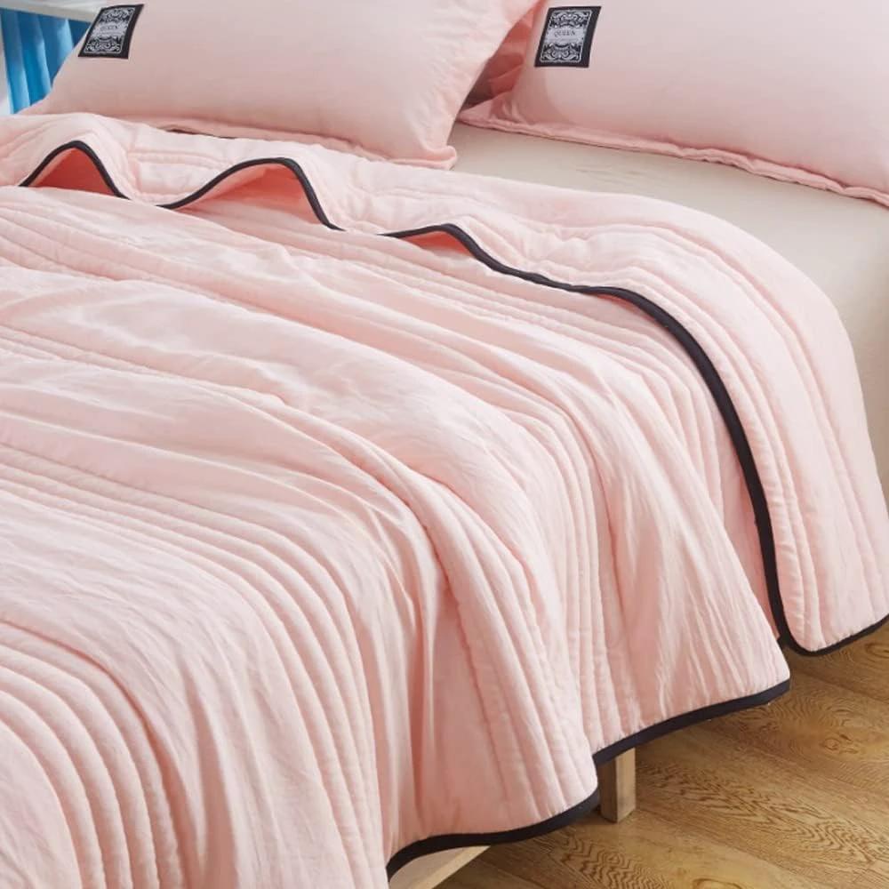 EverChill Ice Cooling Blanket™️ by Casa & Beyond