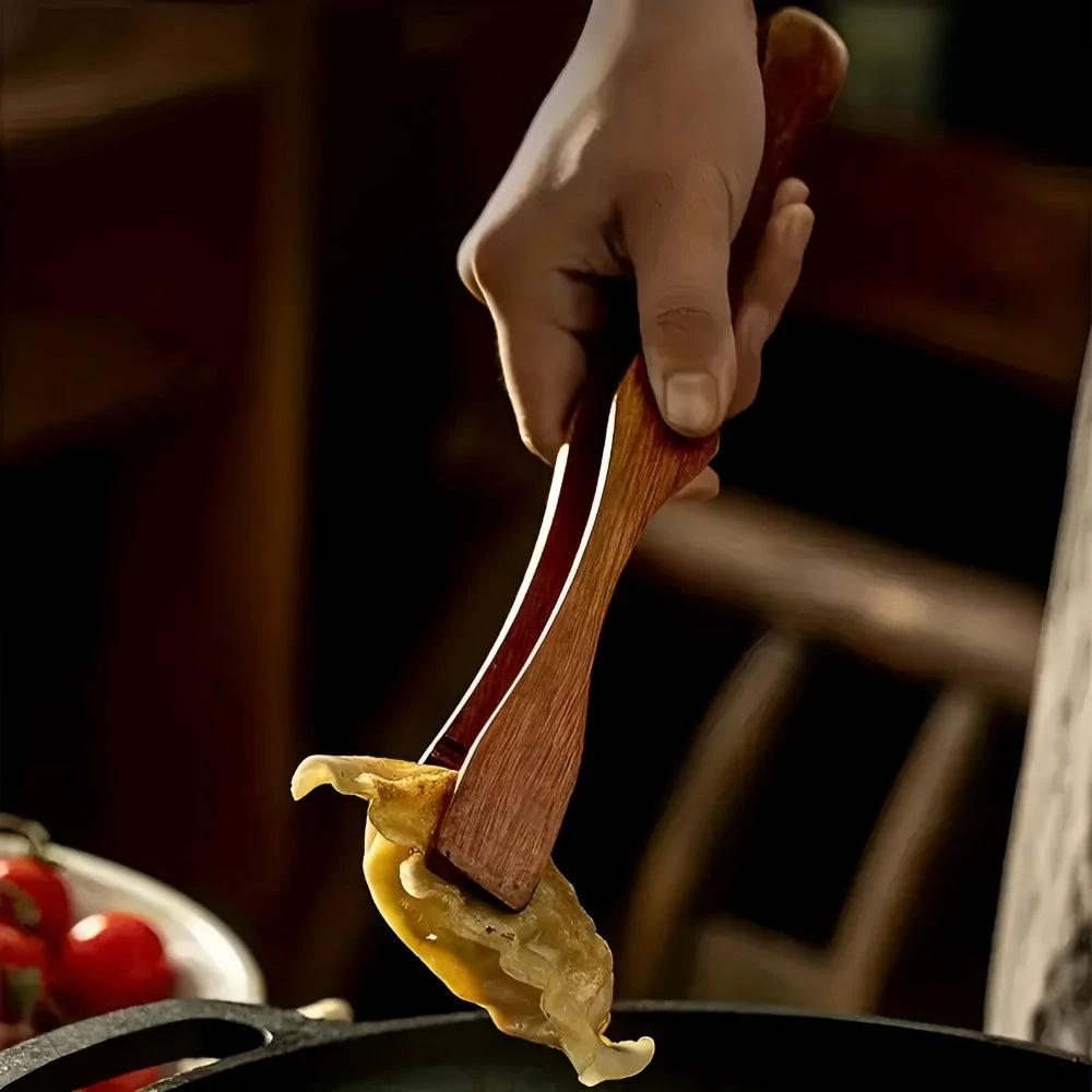Natural Grip Kitchen Tongs by Casa & Beyond