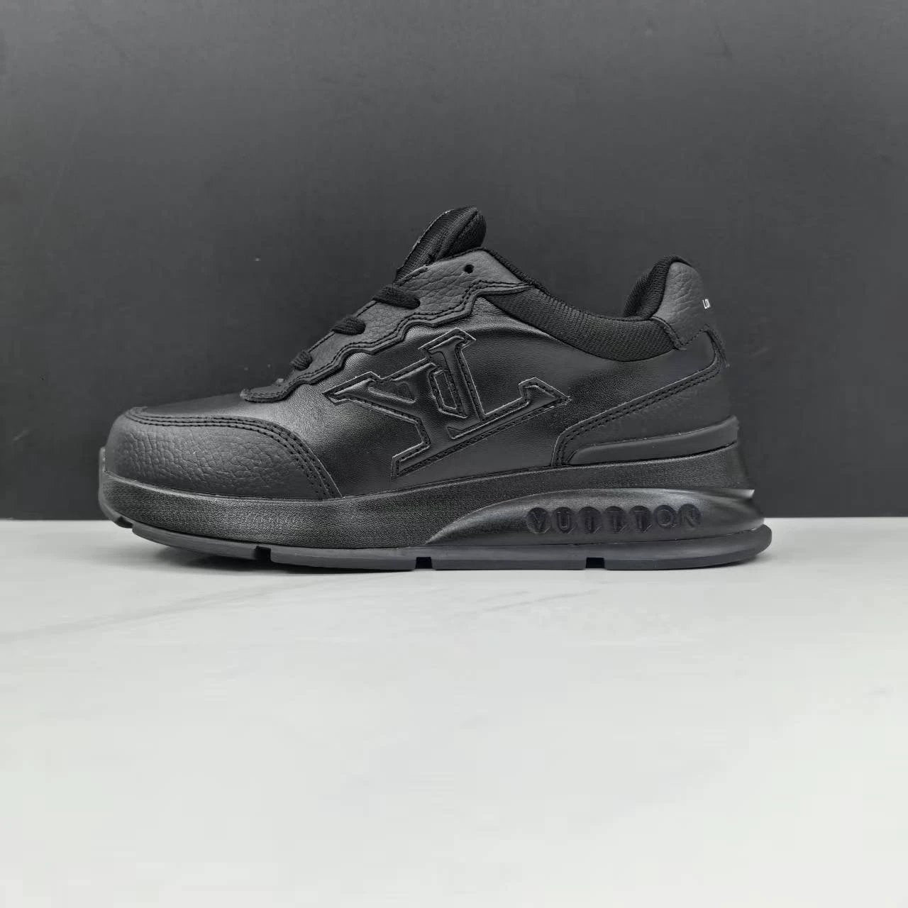 Luxury Lou Paris Classic Trainers Black Shoes Sneakers by Air Jordan