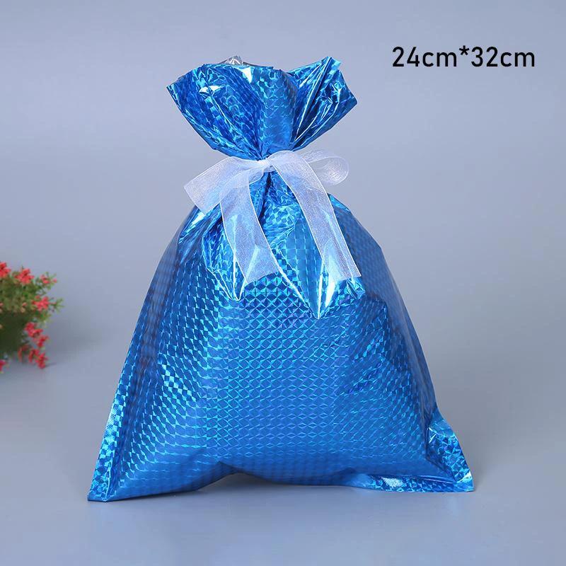 Gift wrapping bag Christmas by Bowlift