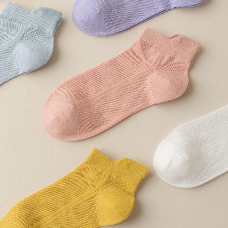 Ultra-thin, non-slip socks with invisible effect by BowLift