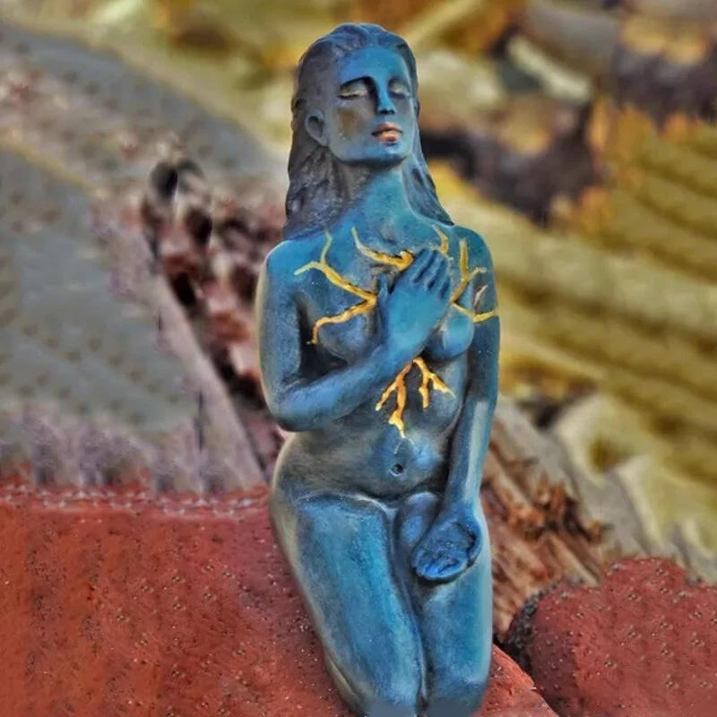 Resin figure "Goddess of Healing" by Bowlift