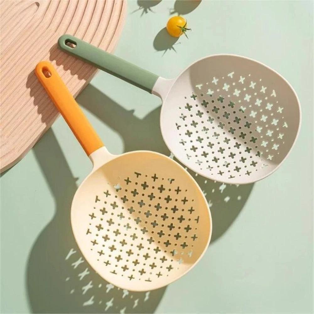 Heat-Resistant Plastic Colander Strainer by Casa & Beyond