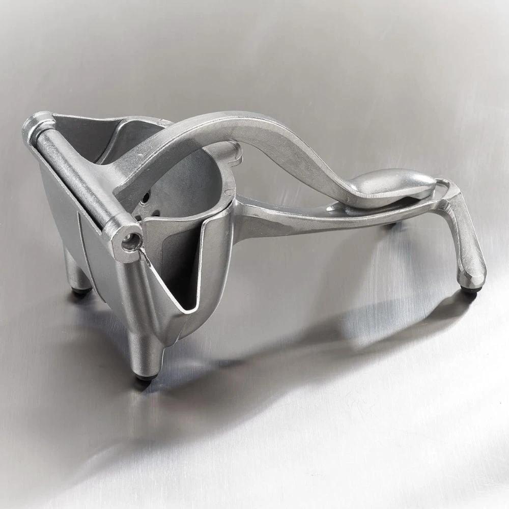 Nova Press Citrus Juicer by Casa & Beyond