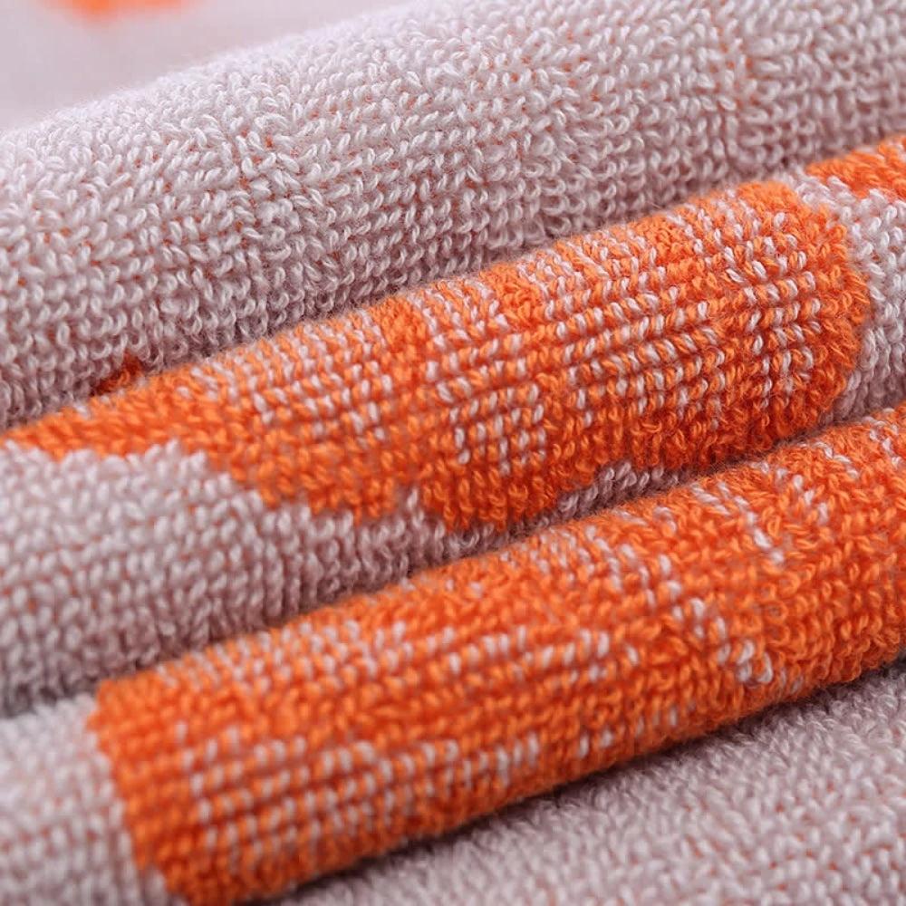 Ginkgo Bliss Cotton Towel by Casa & Beyond