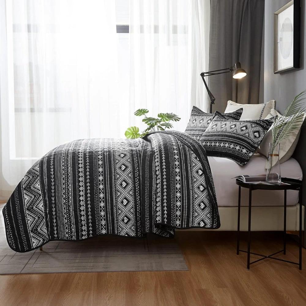 Avenzo Modern Boho Style Bedding Set by Casa & Beyond