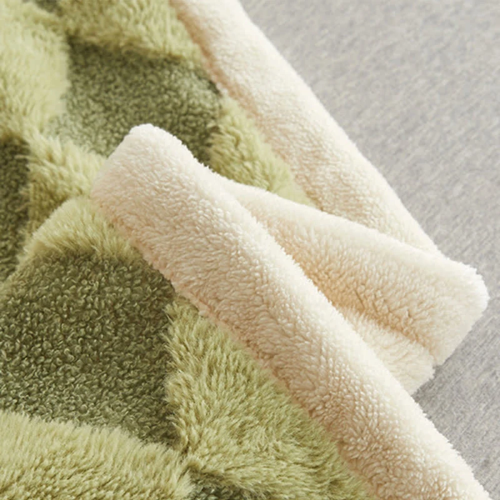 Soft Diamond Pattern Comfort Blanket by Casa & Beyond