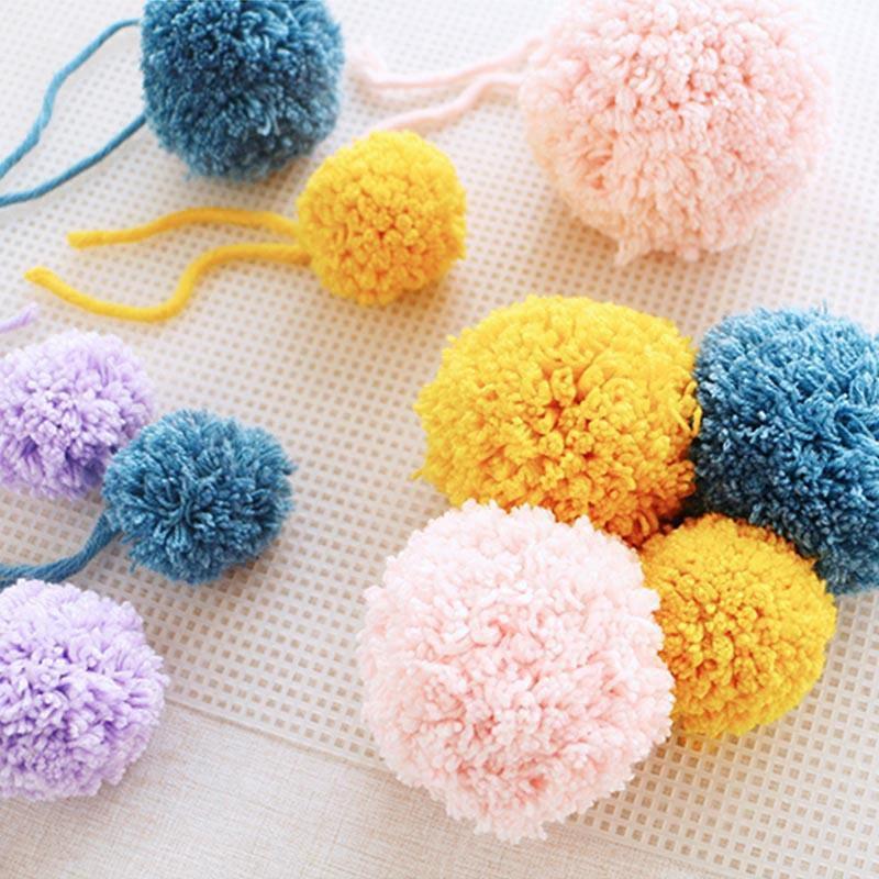 Craft set for pom pom machine by Bowlift