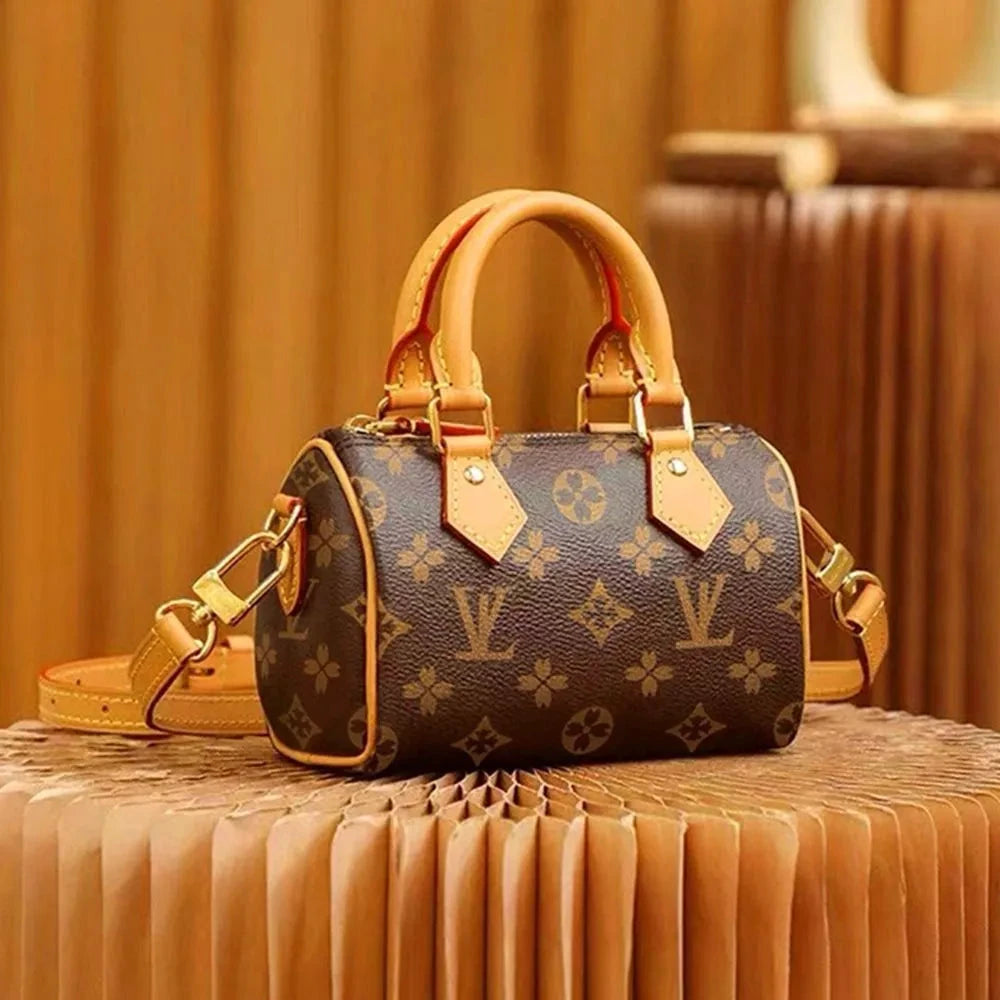 Luxury Designer Purses Woman Felicie Pochette Chain Crossbody Bag by jimmy_luxuries