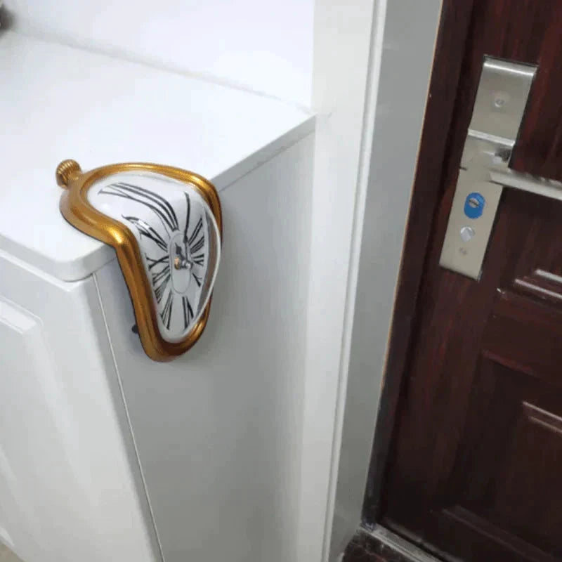 Fusion time distortion clock by Bowlift