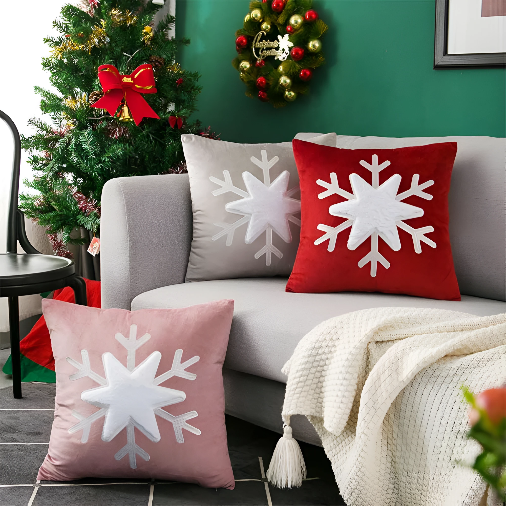Snowflake Holiday Pillowcase by Casa & Beyond