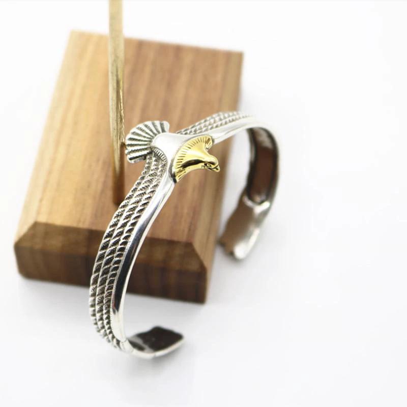 Bracelet in the shape of the special eagle by Bowlift