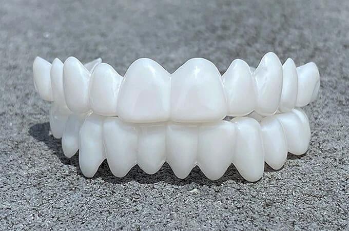 Cosmetic Tooth Toppers SmileShape – Reusable, Flexible and Naturally White by BowLift