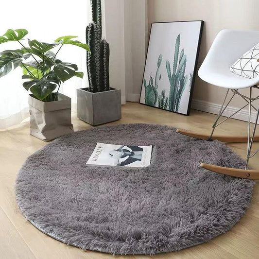 Cozy soft round rug by BowLift