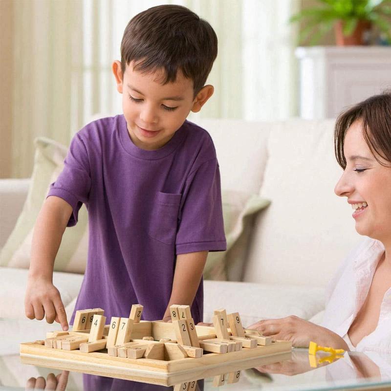 Wooden game board with lockable spinning by Bowlift