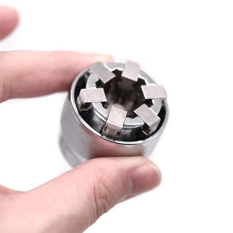 Universal key by Bowlift