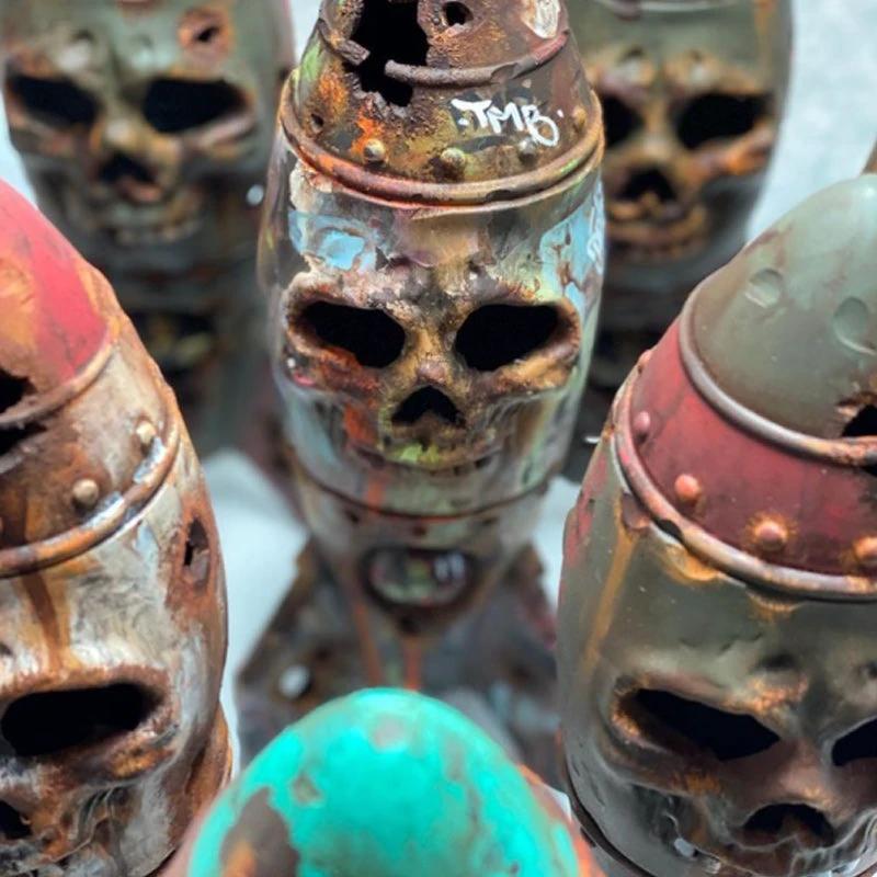 Ornament made of resin skull bomb by Bowlift