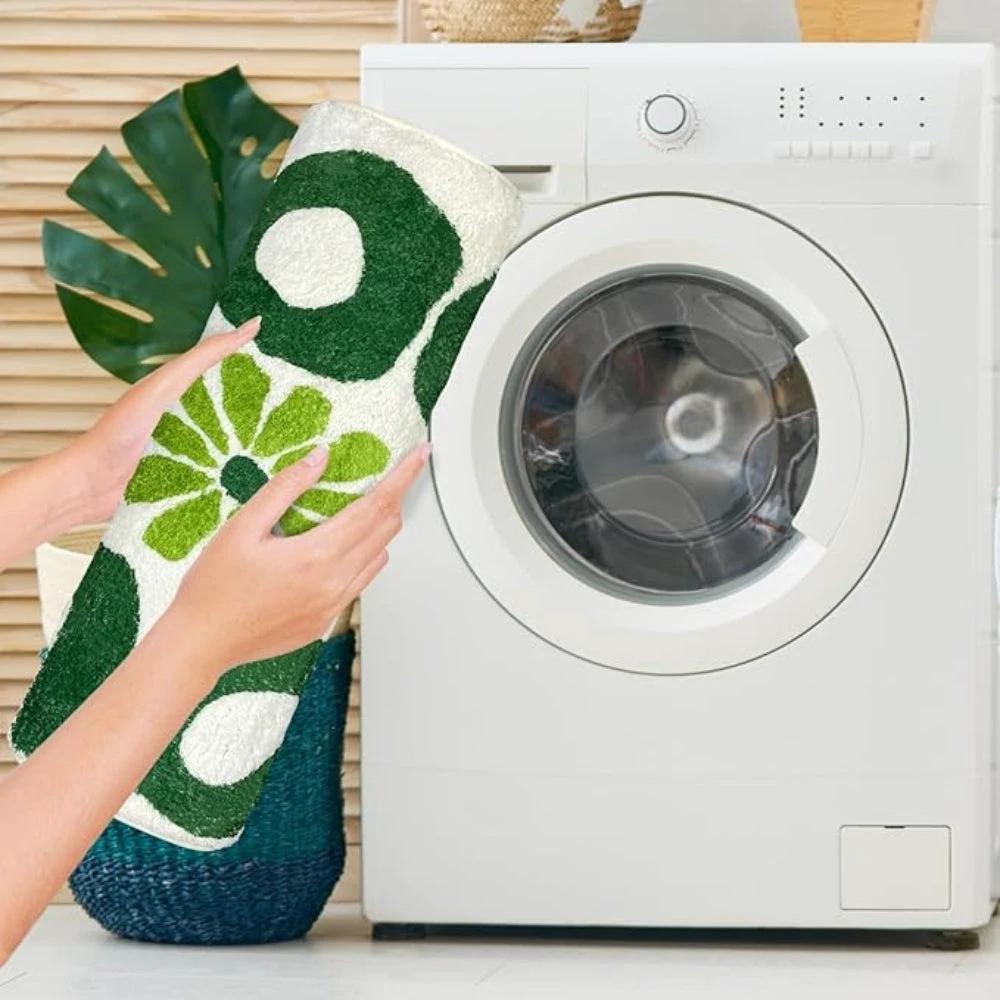 You Look Good' Bath Mat by Casa & Beyond