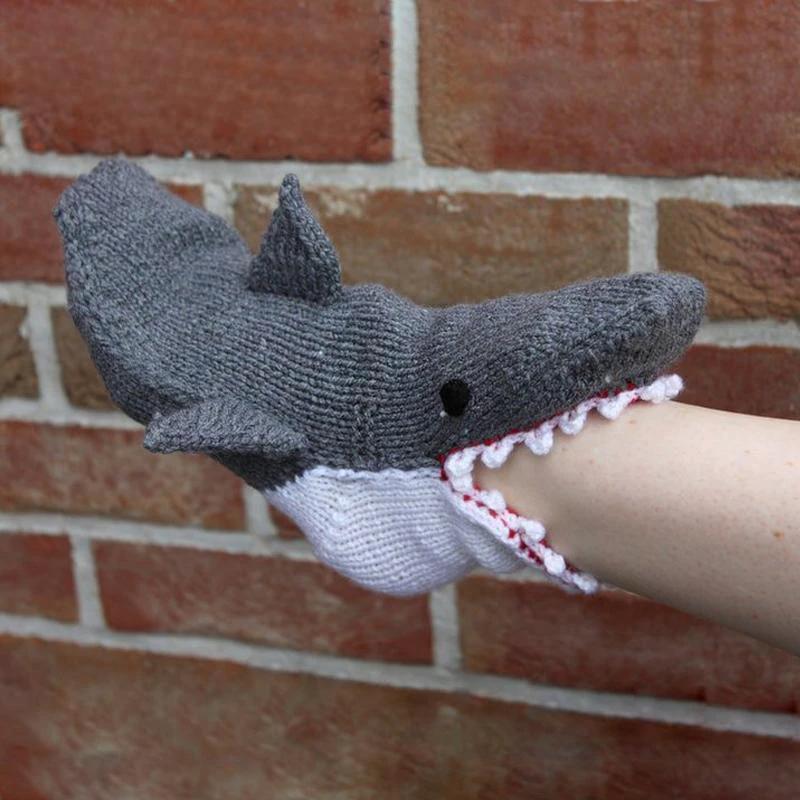 Socks in the shape of the cute animal knitted from wool by Bowlift