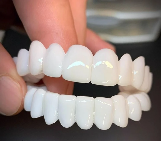 Cosmetic Tooth Toppers SmileShape – Reusable, Flexible and Naturally White by BowLift