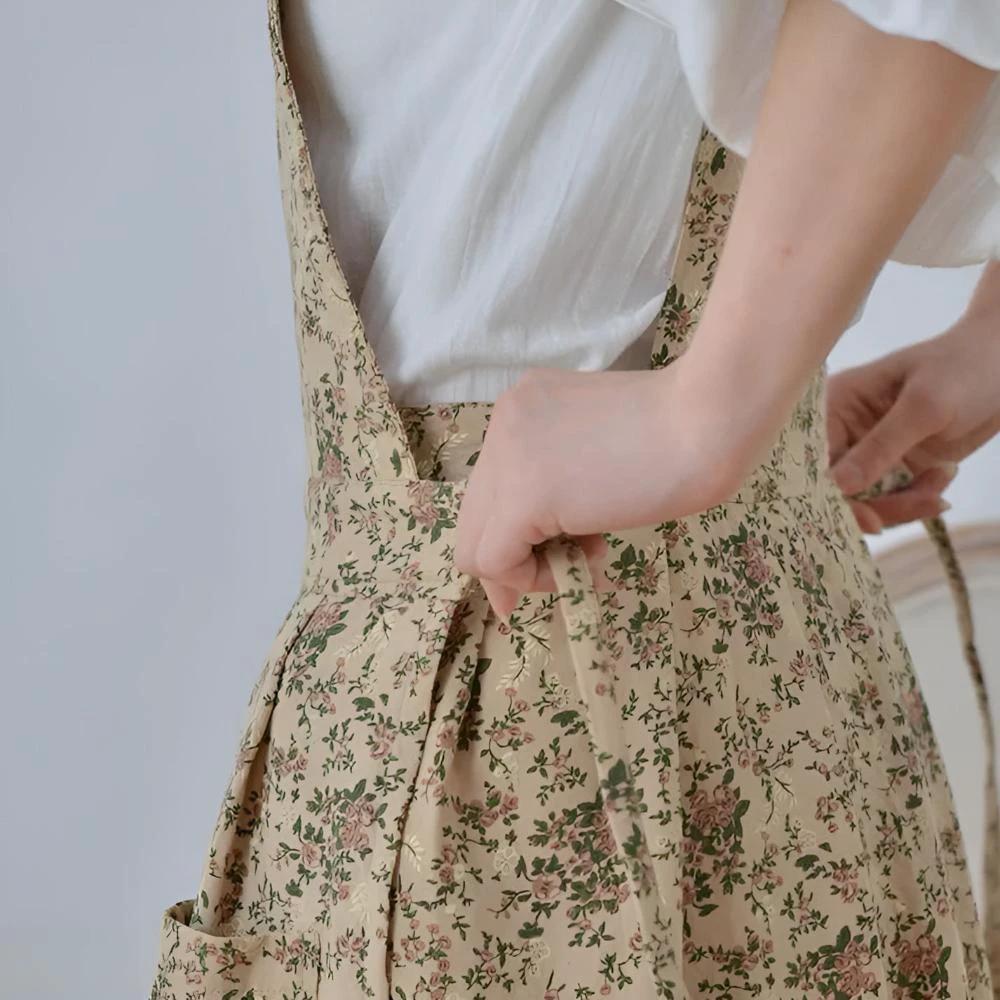 Classic Cotton Floral Apron by Casa & Beyond