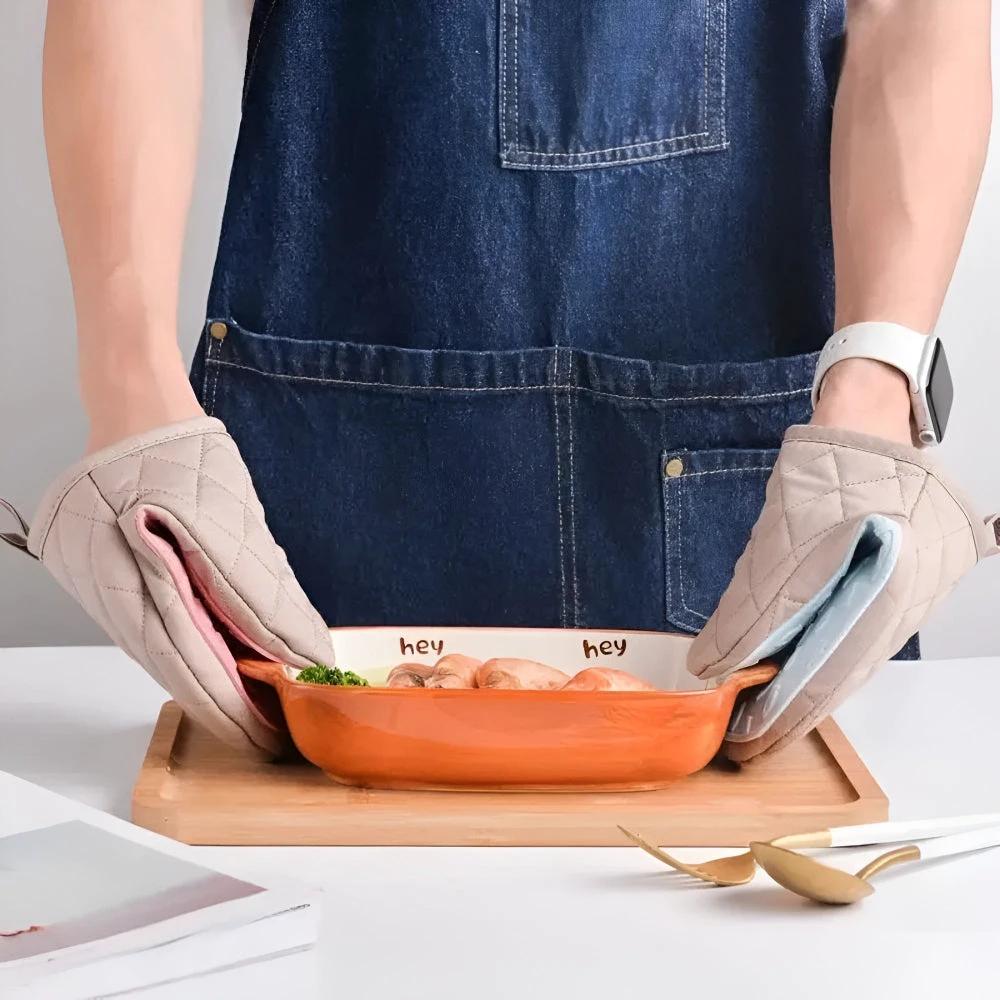 Silicone Quilted Heatproof Kitchen Mitts by Casa & Beyond