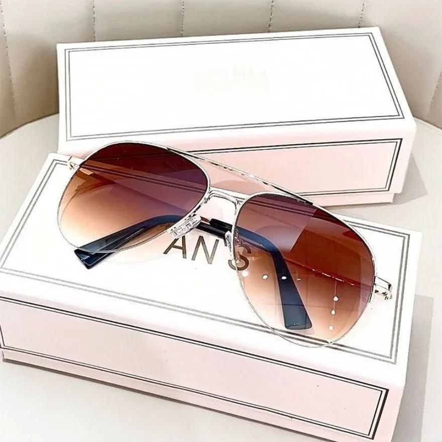 Pilot sunglasses with color gradient and UV400 protection for men by BowLift