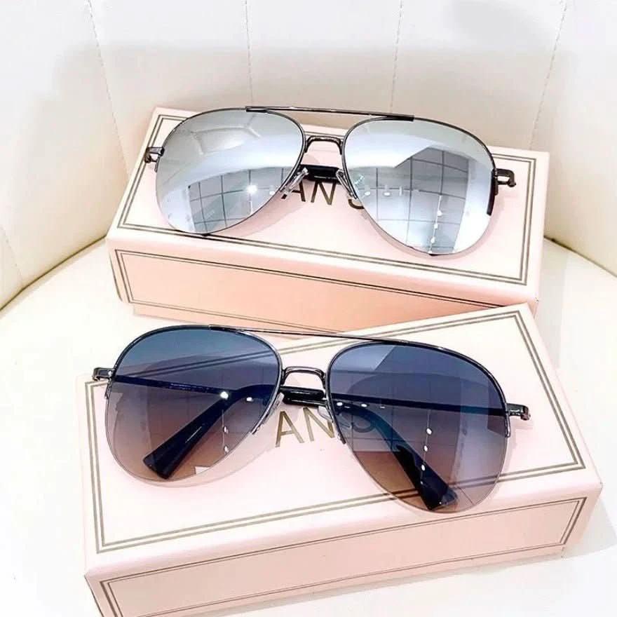 Pilot sunglasses with color gradient and UV400 protection for men by BowLift