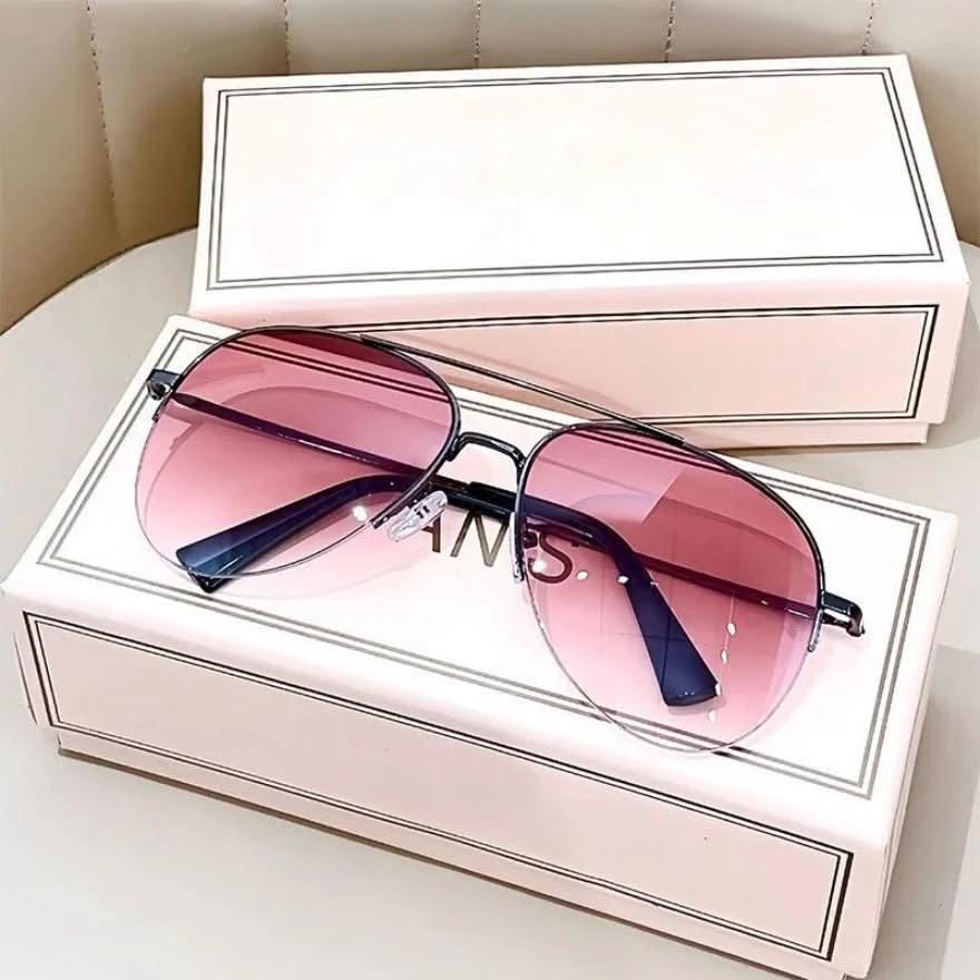 Pilot sunglasses with color gradient and UV400 protection for men by BowLift