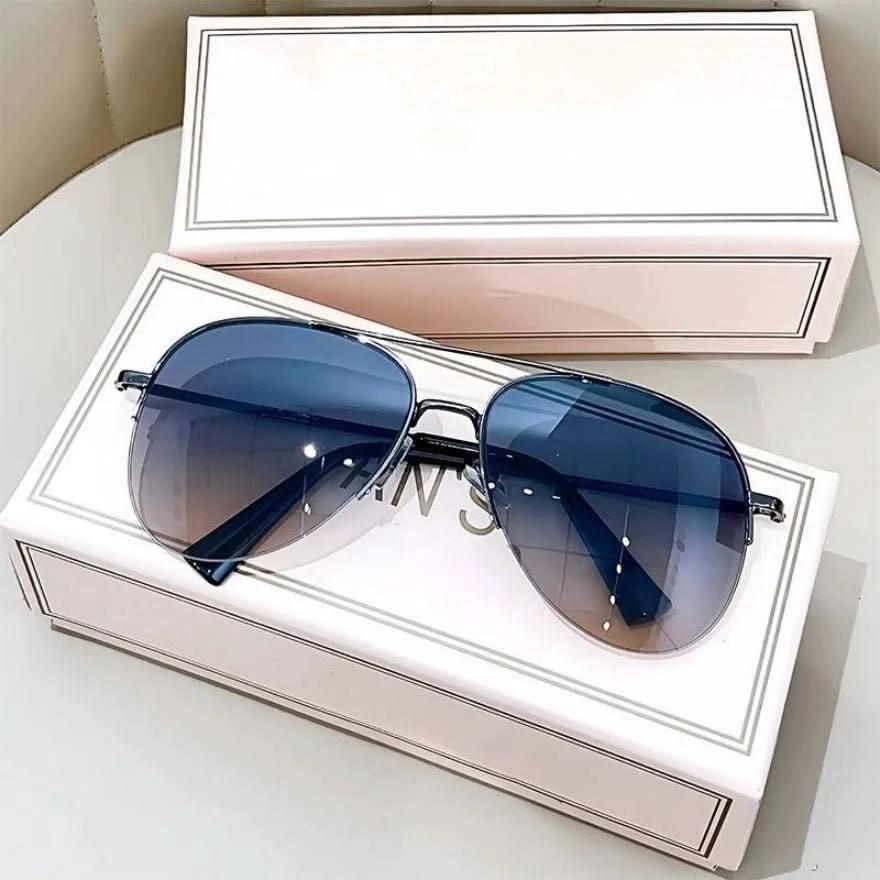 Pilot sunglasses with color gradient and UV400 protection for men by BowLift