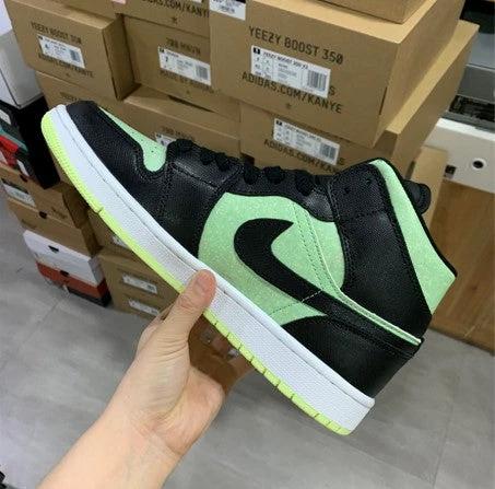 Air Jordan 1 Mid SE Black And Green by Air Jordan