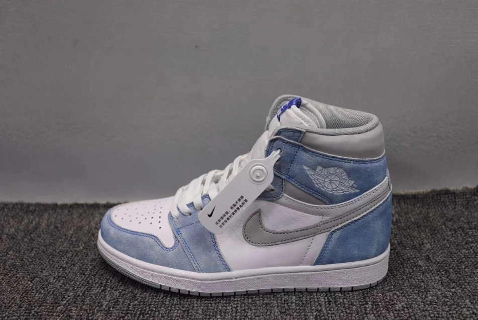 Air Jordan 1 Retro High Hyper Royal by Air Jordan
